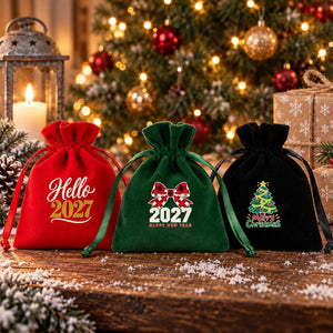 Cadeau invité Noël – pochette en velours 10 × 13 cm à cordon satiné froncé, rouge, vert ou noir, 9 motifs Noël & Nouvel An 2027 - Pamusan.fr