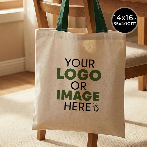 Tote bag beige avec texte personnalisable sur une chaise en bois pour Pamusan
