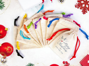Merry Christmas Gift Pouches – Custom Printed Muslin Bags with Colorful Drawstrings — print detail | Pamusan